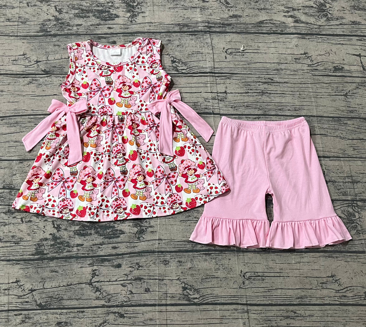 Sleeveless strawberry bow tunic ruffle shorts girls outfits