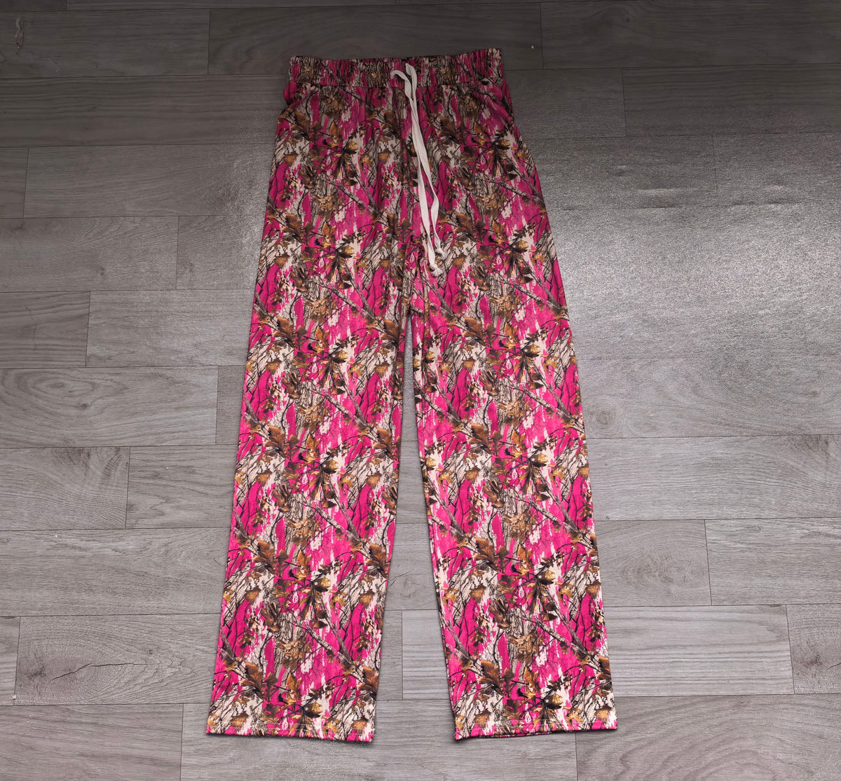 Hot pink leaves camo adult women fall active pants