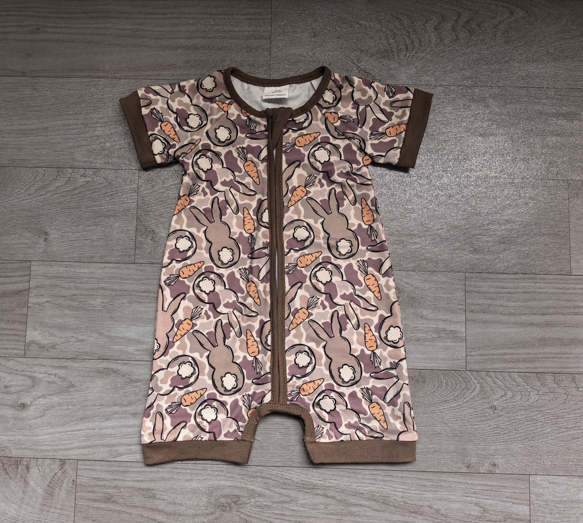 Short sleeves camo rabbit baby boy Easter romper