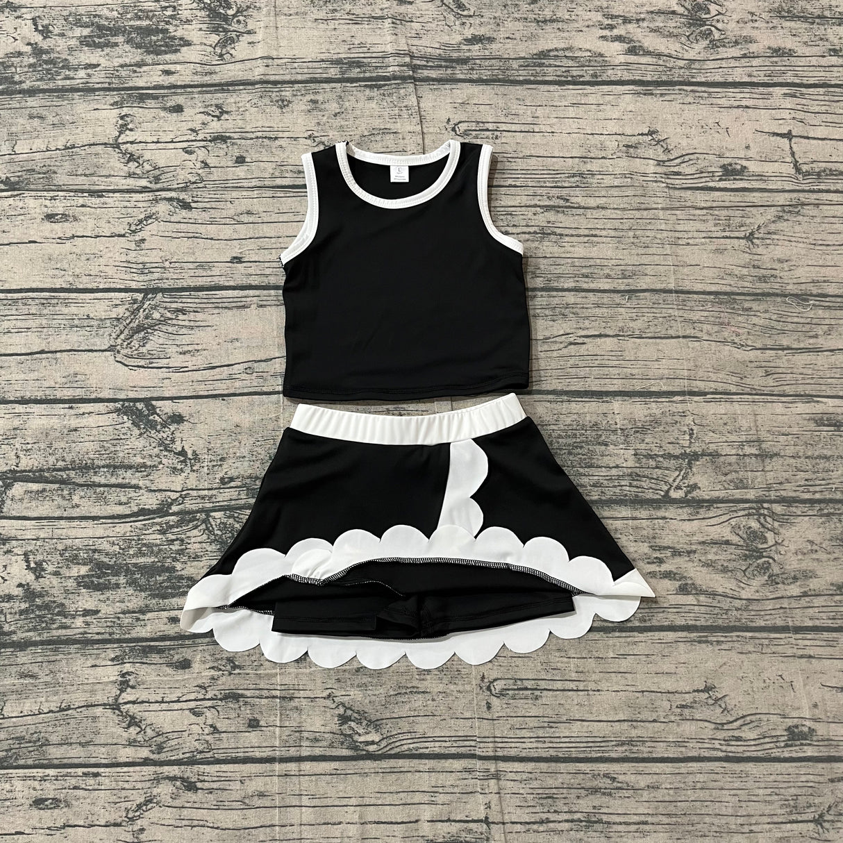 Sleeveless black white scallop kids girls active wear set
