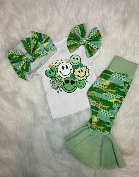 Green smile clover baby girls St patrick's day clothes