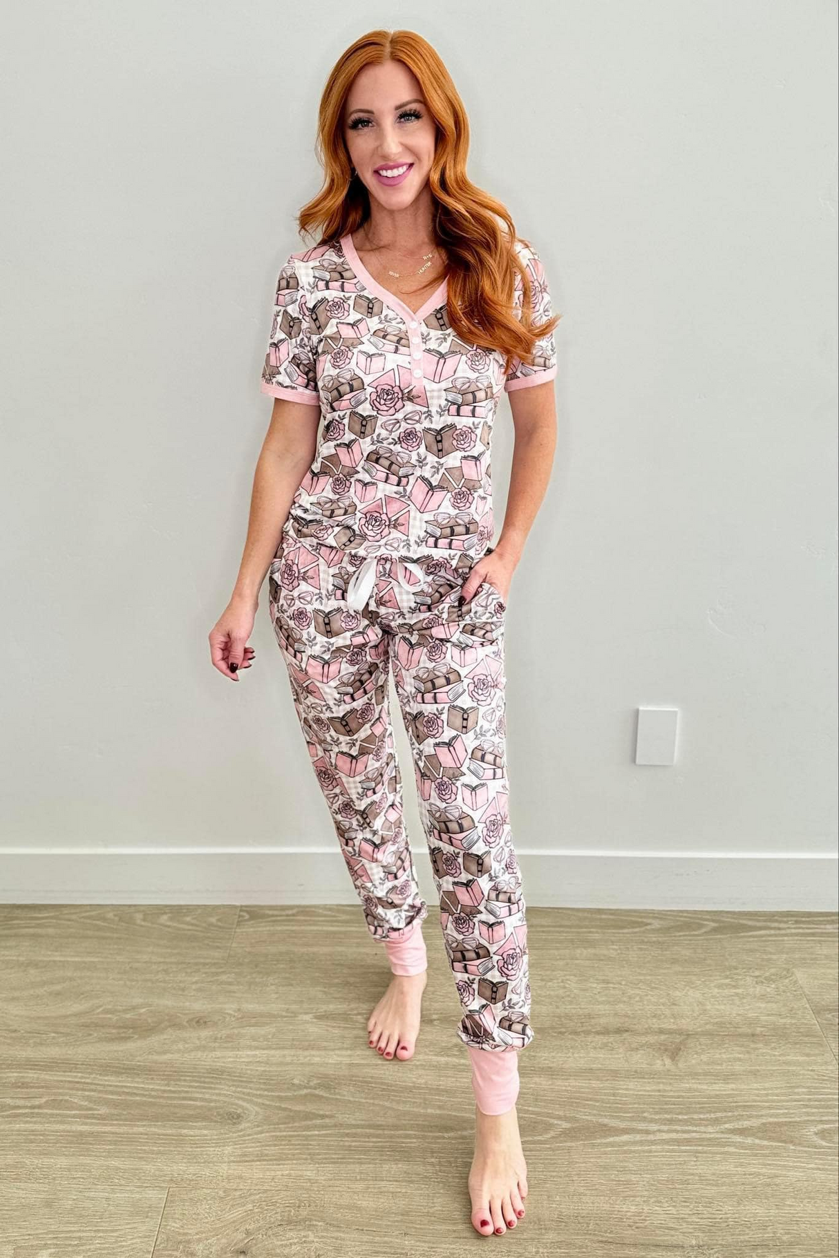 Short sleeves floral book pattern adult women pajamas