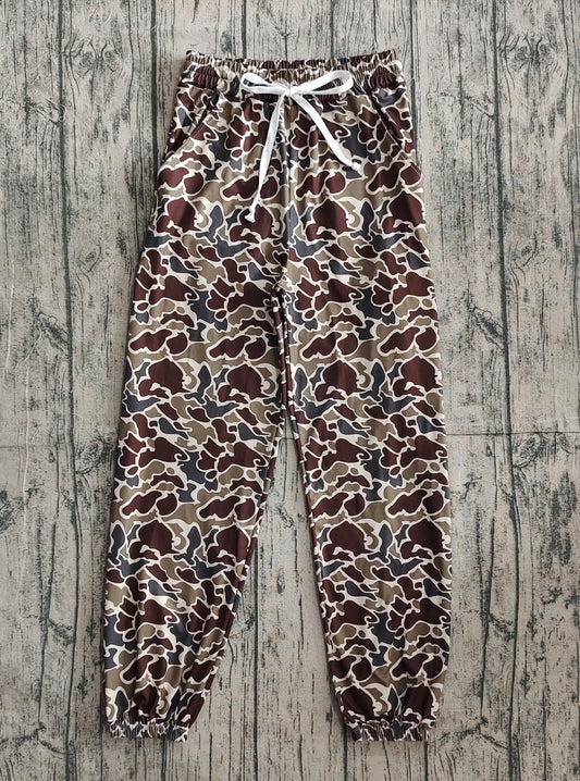 Dark camo adult women pocket pants