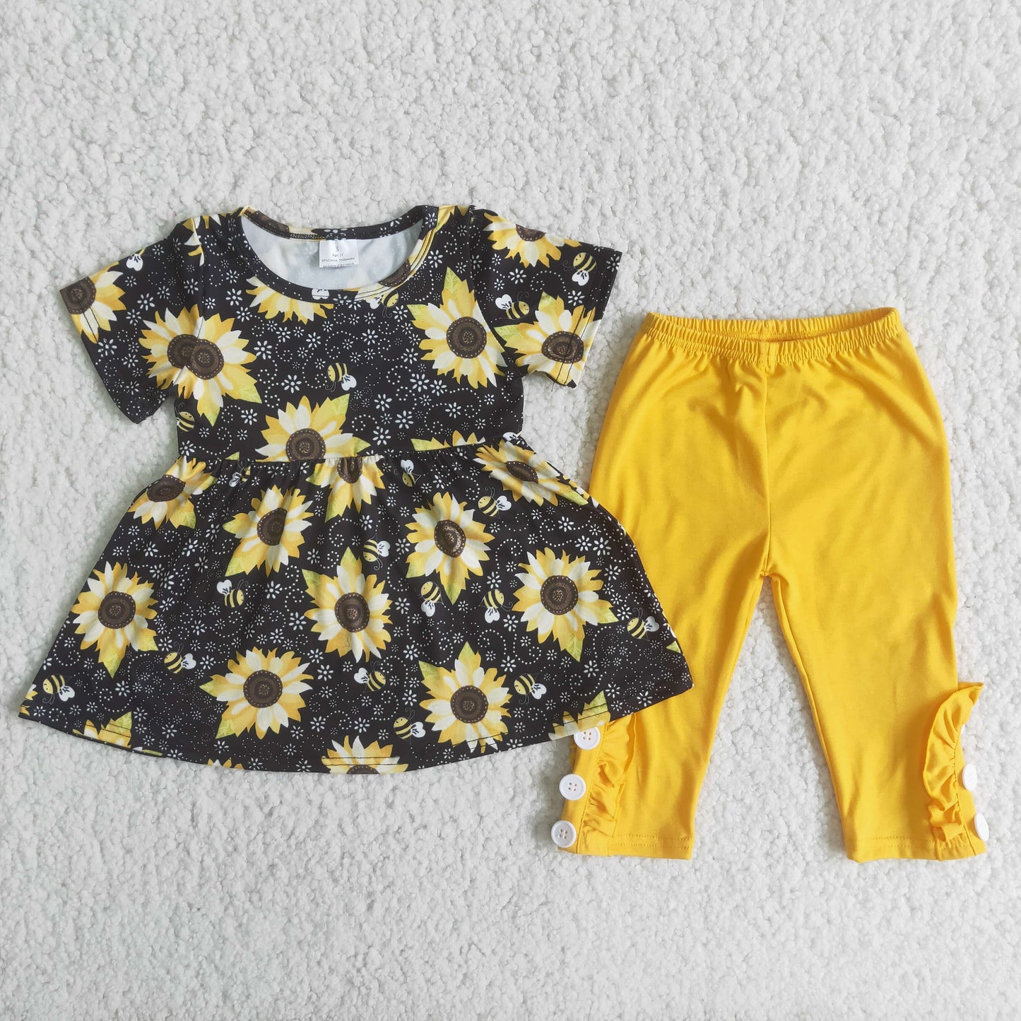 Sunflower Short Sleeve Pants Outfit